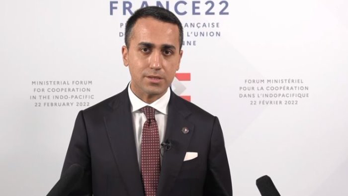 di maio procedere con le sanzioni alla russia