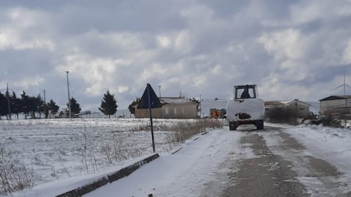 maltempo arriva la neve scuole chiuse domani ad ariano c e l ordinanza