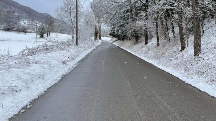 neve nel vallo di diano diversi comuni imbiancati