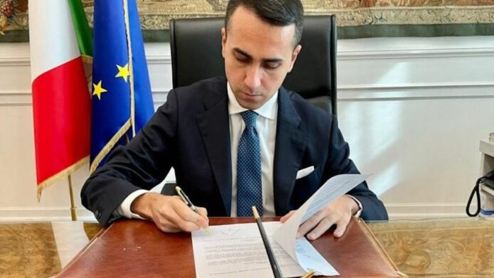 di maio firma delibera per l erogazione di 110 mln al popolo dell ucraina