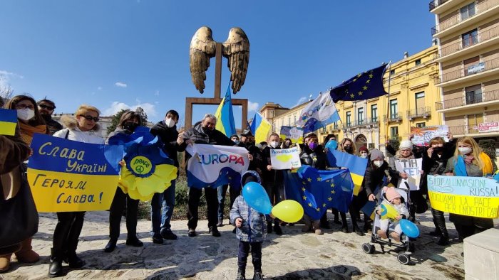 guerra in ucraina europa in piazza aiuti e protezione per gli sfollati