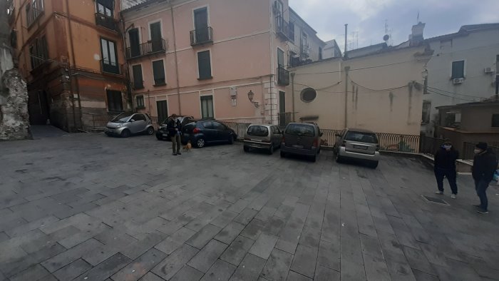 sosta selvaggia nel centro storico il comitato al comune ora basta