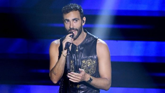 sanremo sui media sono in testa mengoni e giorgia