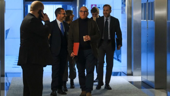 caso cozzolino de magistris insiste perche manfredi lo ha scelto per il pnrr