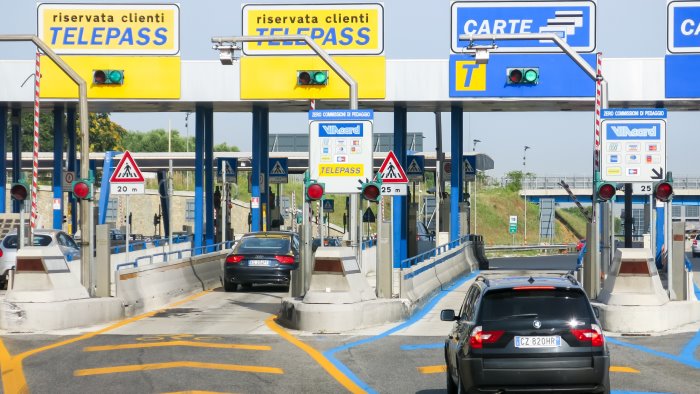 autostrada a16 napoli canosa chiude il tratto avellino ovest baiano