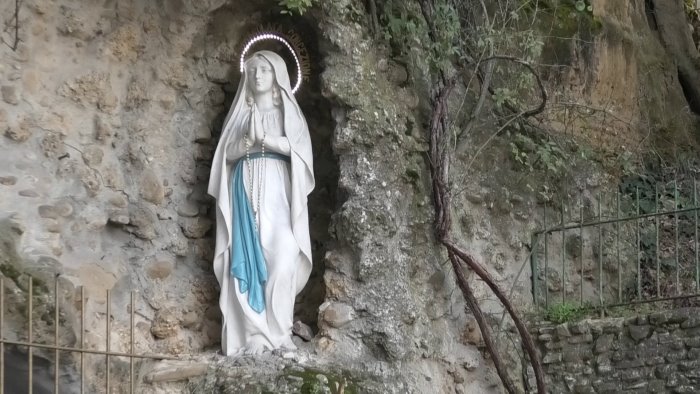 fede e devozione intorno alla madonna di lourdes il grande cuore di ariano