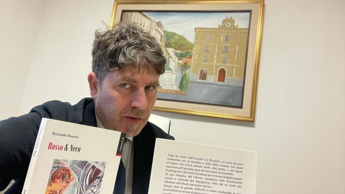 rosso nero l avvocato cilentano riccardo ruocco presenta il suo primo libro