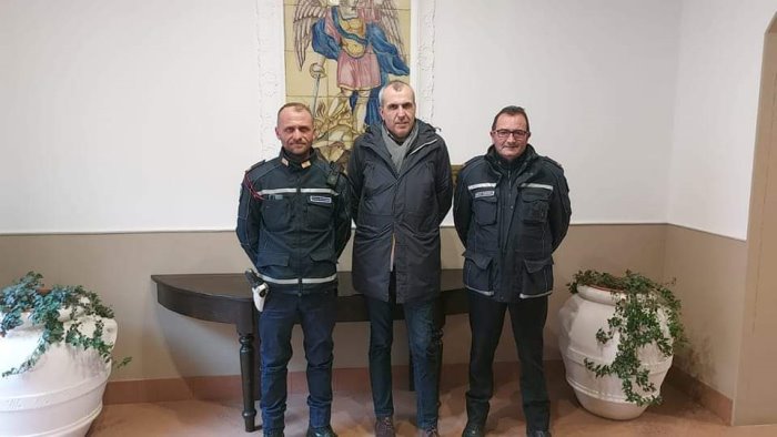 contrada saluta l agente capuozzo benvenuto maresciallo