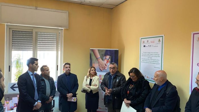 caivano inaugurato il centro antidiscriminazioni lgbt codice rainbow