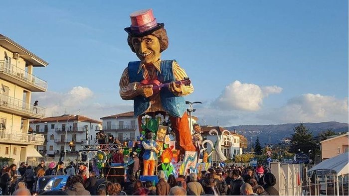 carnevale sicuro ad agropoli arriva l ordinanza multe fino a 500 euro