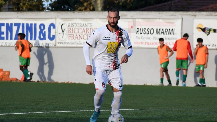 calcio sorrento domani a pomezia partita a porte chiuse