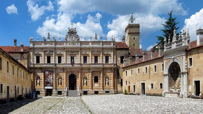 presentazione del libro la certosa di san lorenzo a padula