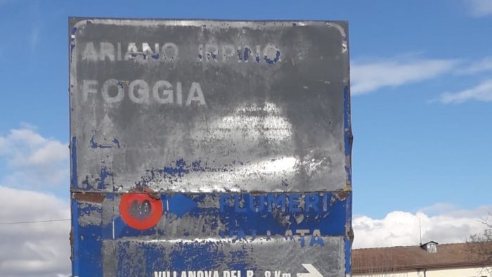 segnaletica stradale fatiscente ovunque sotto accusa comuni e provincia