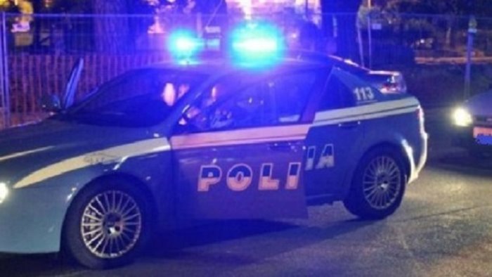 inseguimento e botte ai poliziotti beccato un altro cittadino albanese