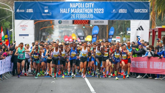 a muktar edris e angelika mach la 10 napoli city half marathon