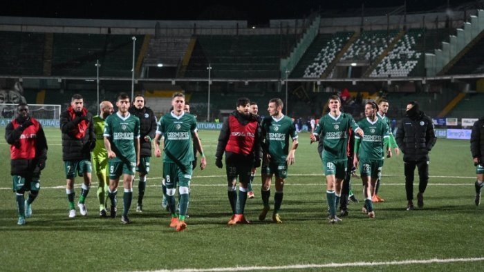 avellino ripresa con il morale sotto i tacchi confronto squadra proprieta