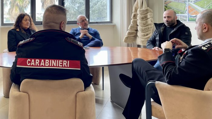 tavolo sulla sicurezza al comune di angri il sindaco ai cittadini denunciate