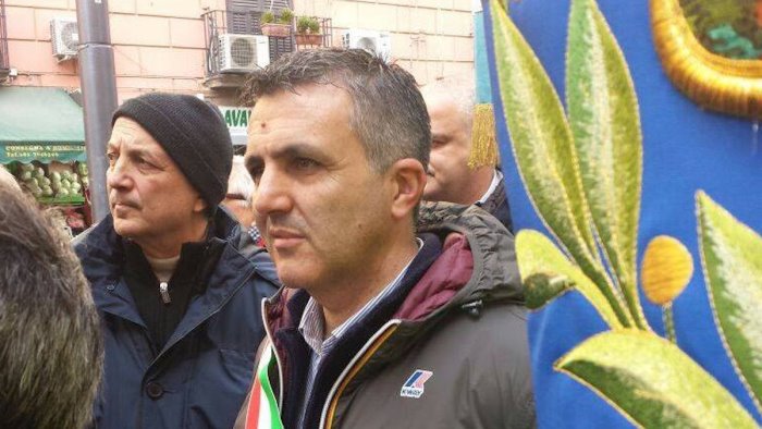 acqua pubblica manifestazione a roccapiemonte tariffe gori insostenibili