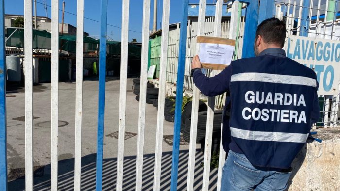 boscoreale smaltimento illecito guardia costiera sequestra autolavaggio