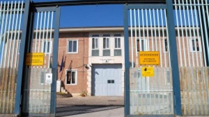 emergenza carcere ad avellino sit in di protesta del sappe