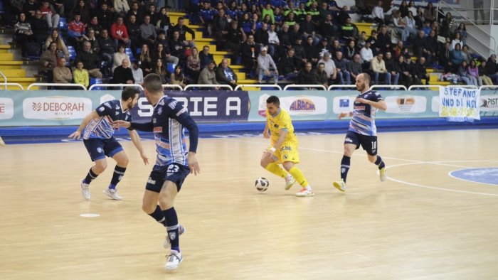 calcio a 5 sandro abate ko contro pescara 7 2 al palarigopiano