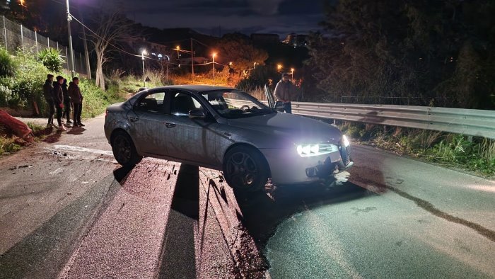 incidente tra agropoli e castellabate auto invade la corsia e poi scappa