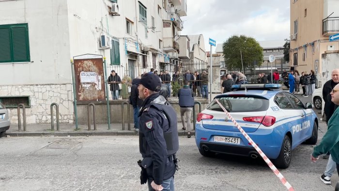 omicidio suicidio a napoli ewa uccisa con quaranta coltellate