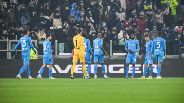 stavolta niente rimonta solo un pari per il napoli contro il genoa