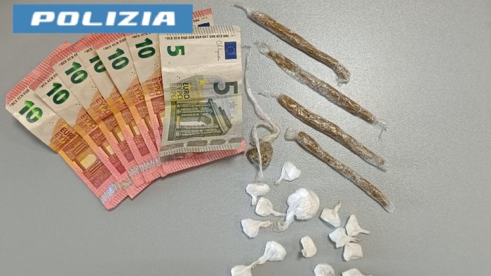 era ai domiciliari ma e stato sosrpreso con la droga nuovo arresto