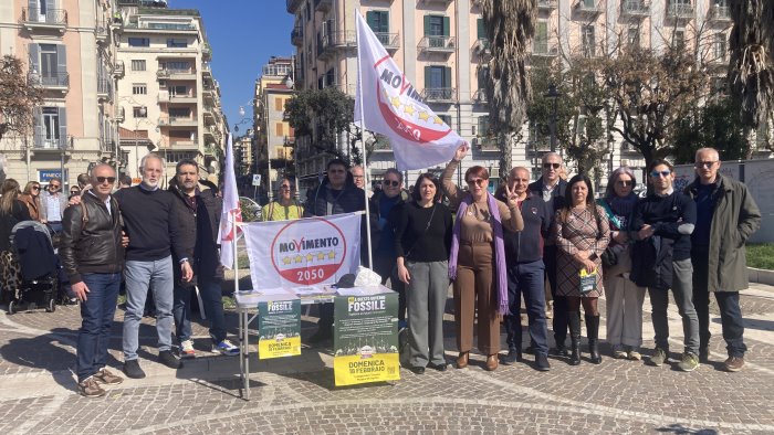 salerno movimento 5 stelle in piazza vogliamo un futuro rinnovabile