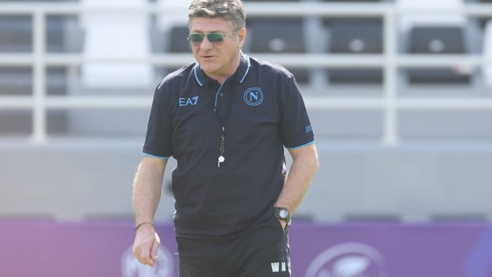 mazzarri medita il ritorno alla difesa a quattro per far segnare il napoli