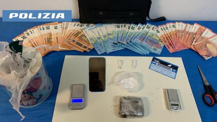 pianura sorpreso in casa con la droga arrestato dalla polizia