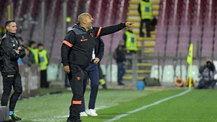 salernitana monza 0 2 liverani ci prendiamo i fischi ma non e finita