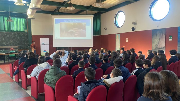 ultime tappe del tour di ecoambiente negli istituti scolastici di salerno