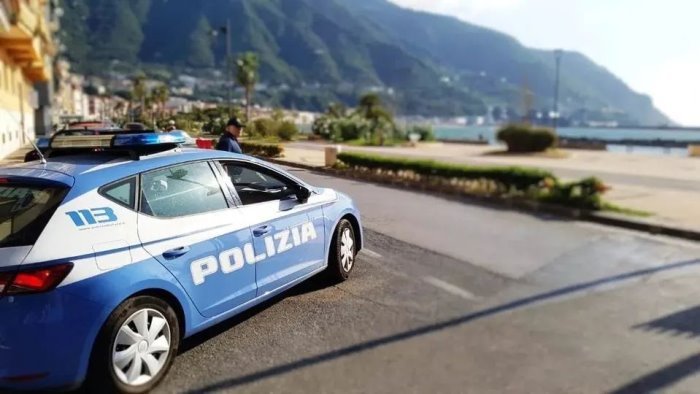 castellammare di stabia controlli della polizia