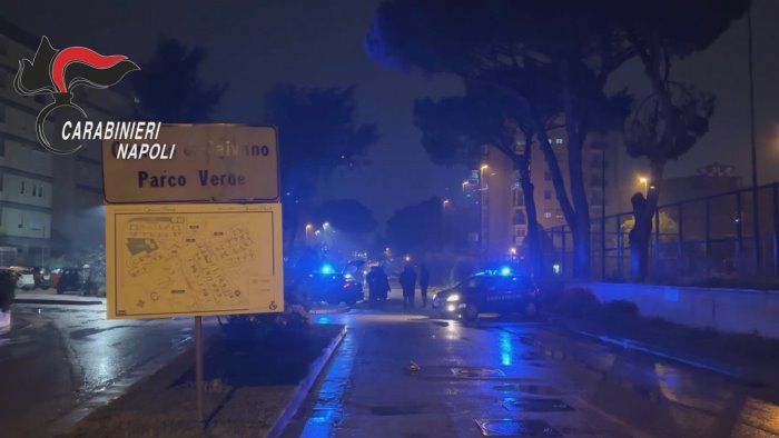 spaccio al femminile a caivano nella casa una base con telecamere e allarmi