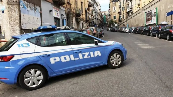 botte alla moglie con una bottiglia di vetro arrestato uomo violento