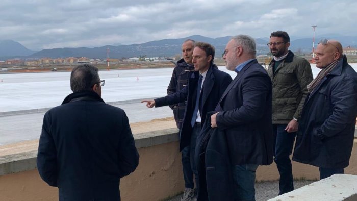 aeroporto di salerno proseguono i lavori sopralluogo di piero de luca