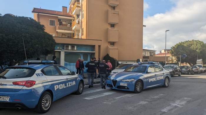 salerno danneggiata la sede dell emittente televisiva telecolore