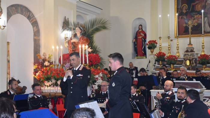 la fanfara dei carabinieri dona emozioni la cerimonia nella chiesa di solofra