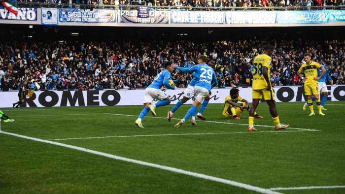 il napoli punta al colpo al meazza ma oggi la scena e di de laurentiis