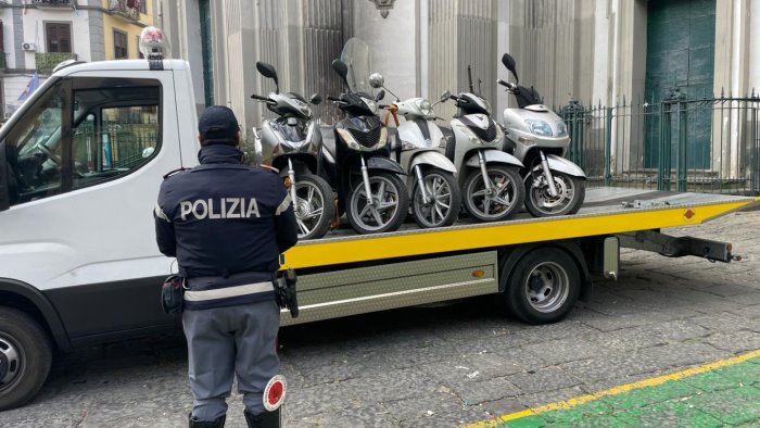 quartiere sanita sotto tiro a napoli controlli e denunce