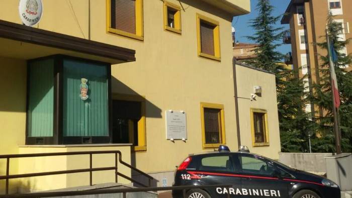 furto al supermarket denunciate due rumene