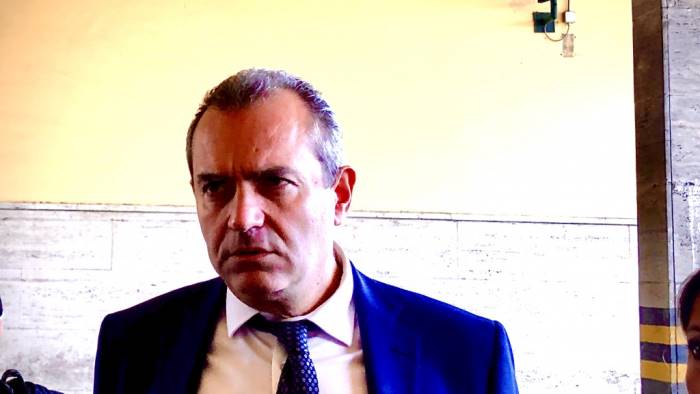 de magistris hanno smantellato la sanita e ora fanno proclami