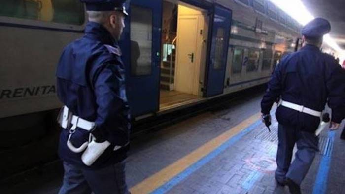 stop totale spostamenti persone fermate in stazione a milano