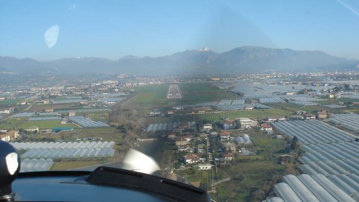 il coronavirus non fermera il nuovo aeroporto di salerno