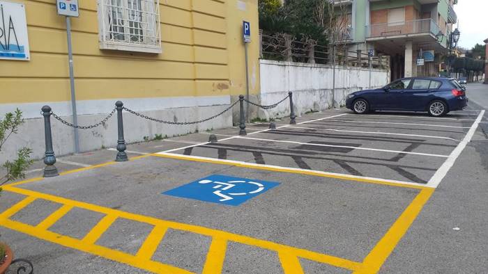 nuovi posti auto in piazza della repubblica a baronissi