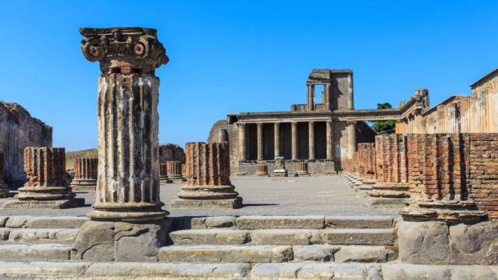 coronavirus presenze dimezzate a pompei