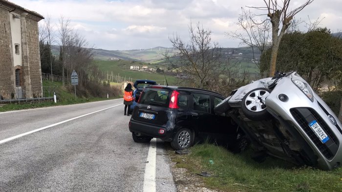 ariano incidente a ponte gonnella paura per tre anziani