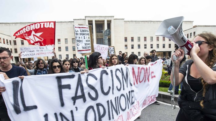 continua la petizione contro la propaganda fascista e nazista